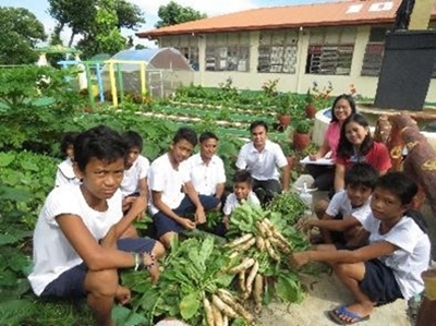 School gardens for learning, improved nutrition, and savings