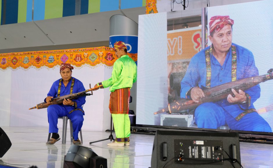 A Muslim Filipino musical expert entertains the crowd of as part of the opening ceremonies of the 1st Budayaw 2017 BIMP-EAGA Festival on Culture and Arts in General Santos City, Philippines on Wednesday, 20 September 2017. Source: Bong Sarmiento