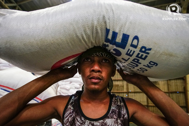 BURDEN. Rice prices remain high despite the arrival of imports. Photo by Jire Carreon/Rappler