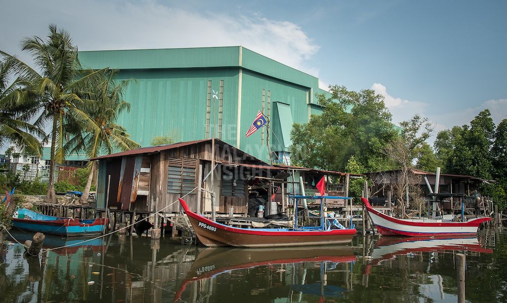 A view of Sg Kluang fishing village at the mouth of Sungai Kluang is surrounded by the Penang industrial zone in Bayan Lepas. – The Malaysian Insight pic by David ST Loh, March 3, 2018.