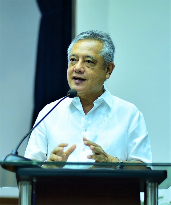 Dr. Gil C. Saguiguit, SEARCA Director, provides the context of the Training of Trainers on Scaling Up the School-plus-home Gardens Model in Southeast Asia held on 18-21 April 2018 at SEARCA Headquarters, Los Banos, Laguna.