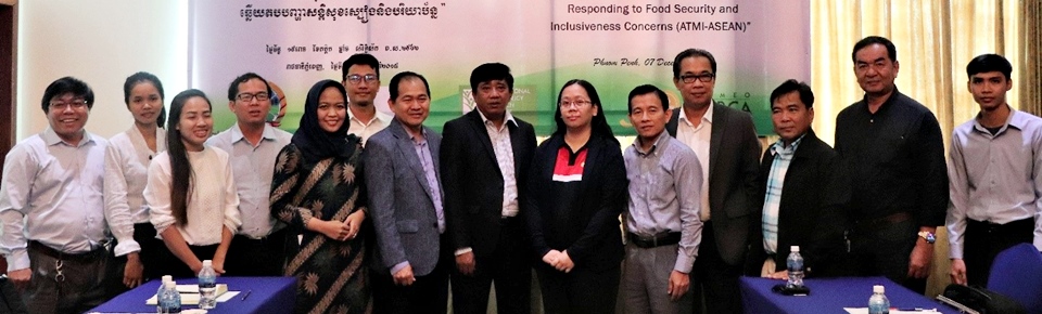 NPSC members and observers from ATMI-ASEAN Project partners, IFPRI and SEARCA, pose for a group photo.