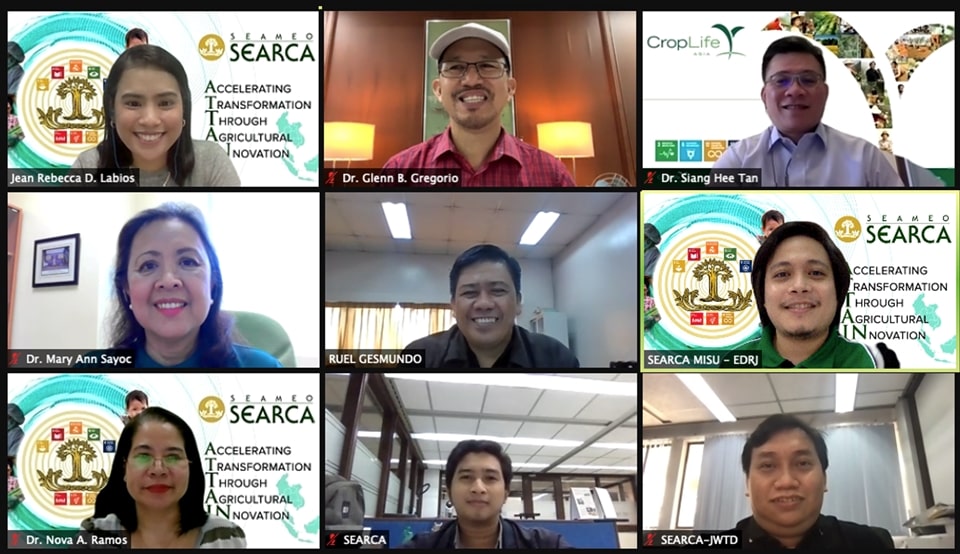 The speakers with SEARCA Director Dr. Glenn B. Gregorio and the SOLVE Platform Team