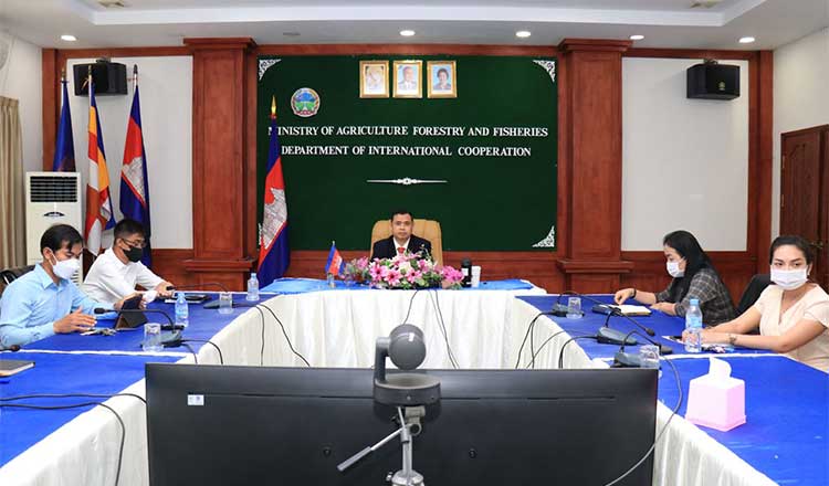Food for Thought: Director of the International Cooperation of the MAFF, Prum Somany (centre) taking part in the thirty-sixth session of the Regional Conference for Asia and the Pacific (APRC36). (photo credit: Khmer Times)